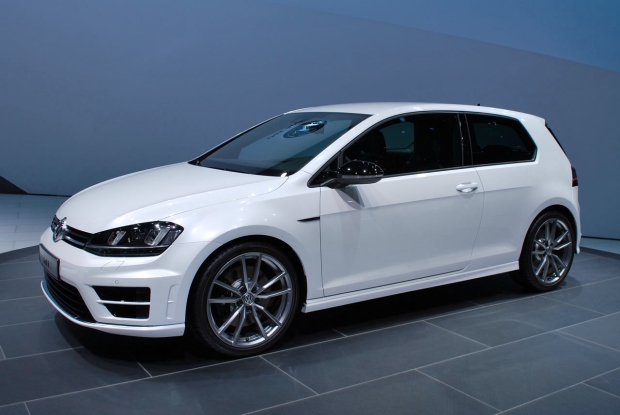 7th VW Golf R Front left side view 620.jpg