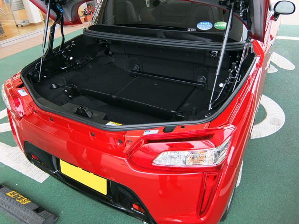 Daihatsu Copen KBPZ 5MT rear trunk open 600.jpg