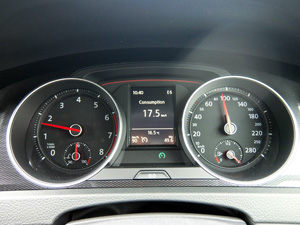 Golf7 GTI panel -fuel- 300.jpg