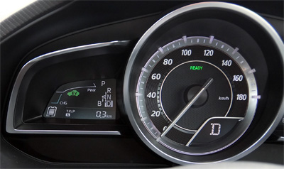 Mazda3 Sedan Hybrid-S L-Package Speed meter 02 EV 400.jpg