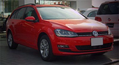 VW Golf7 Variant front reight RED 01 400.jpg