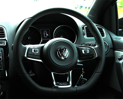 VW POLO Blue GT 09 steering 500.jpg
