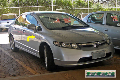 640px-Brazilian_Honda_Civic_Flex_car_09_2008_logo_&_secondary_gas_tank.jpg